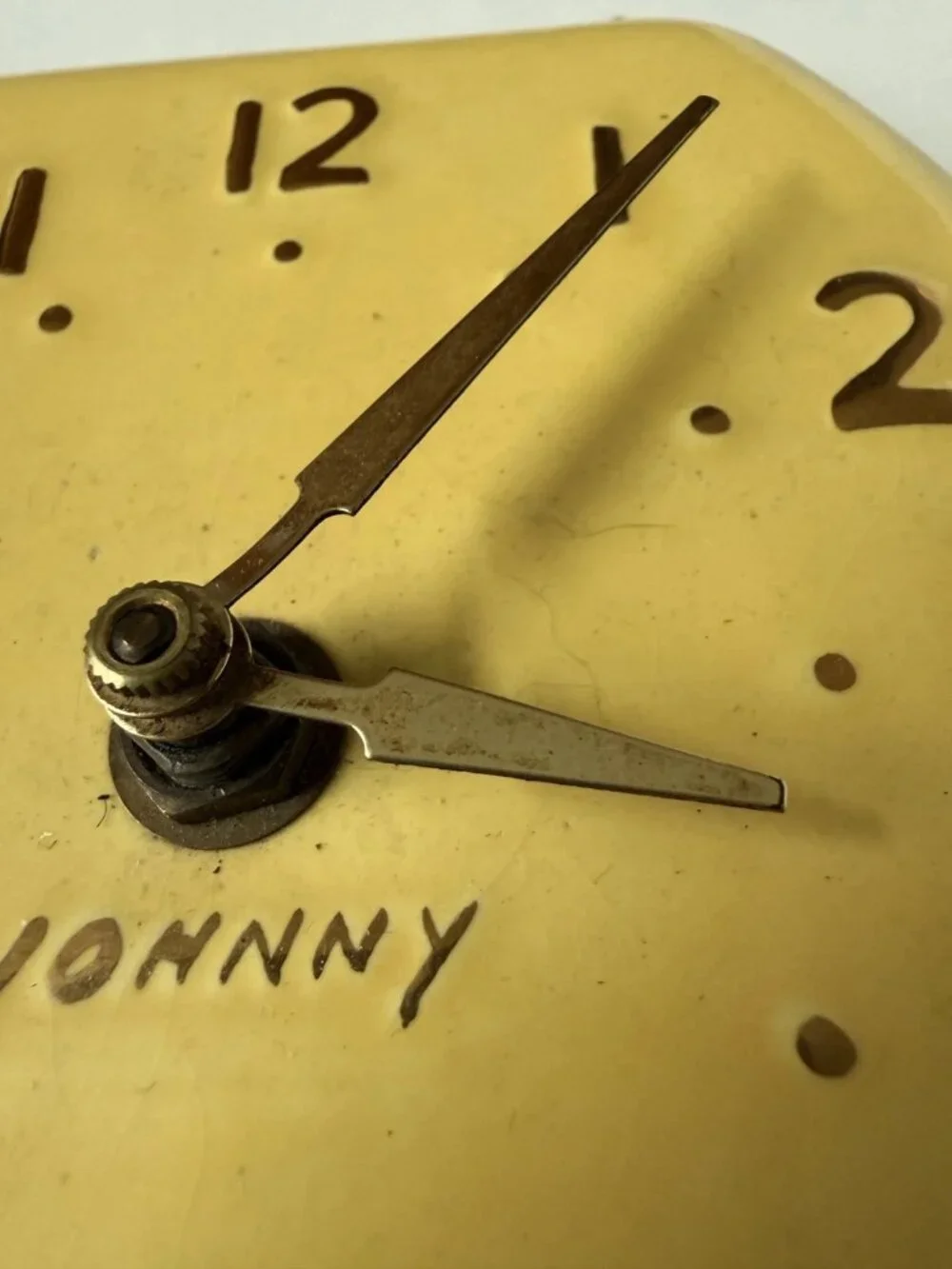 Johnny 1975 Yellow Toilet Seat Clock For Parts Bathroom Novelty Lid Vintage 70s